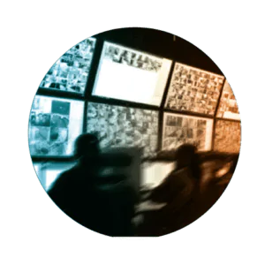 Através da central 24h, o operador entra em contato com a unidade para solicitar a autorização de entrada do visitante.